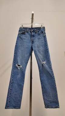 Levi's 501 Original Fit Women's Jeans - Medium Wash - Distressed Knee Rips - But
